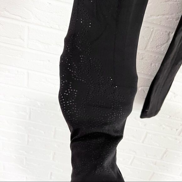 🚨4/$25 ATHLETA Black Revelation Laser Cut Powervita 7/8 Legging Size XXS - Picture 4 of 7